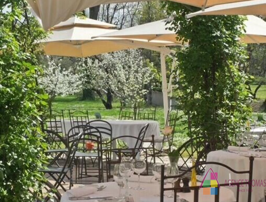 CHARMING HOTEL RESTAURANT IN PROVENCE