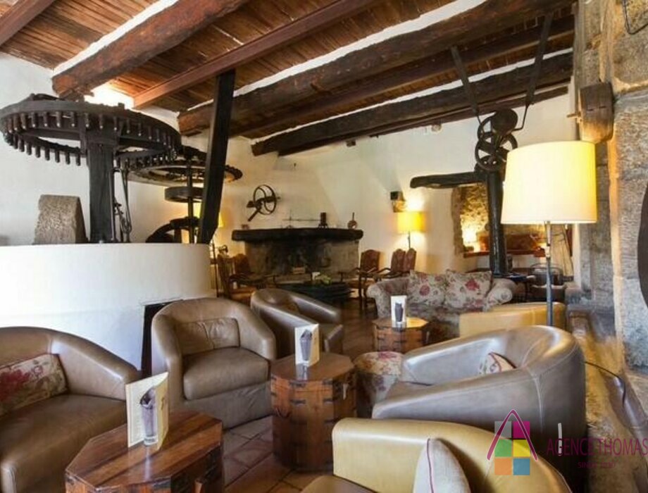 CHARMING HOTEL RESTAURANT IN PROVENCE