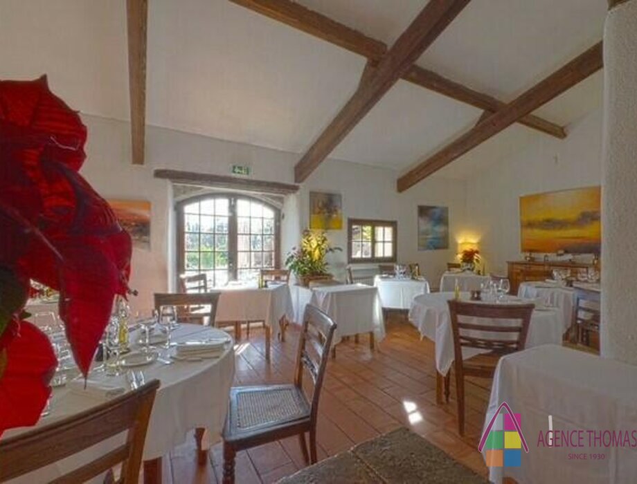 CHARMING HOTEL RESTAURANT IN PROVENCE