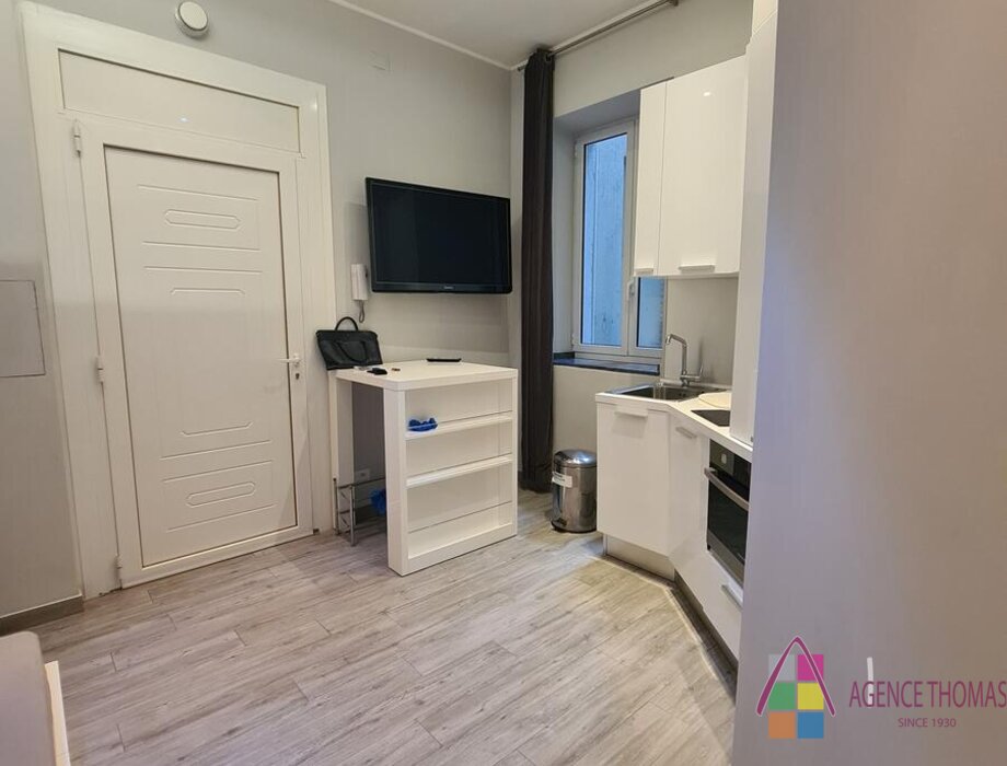 STUDIO IN "PRINCES" BUILDING